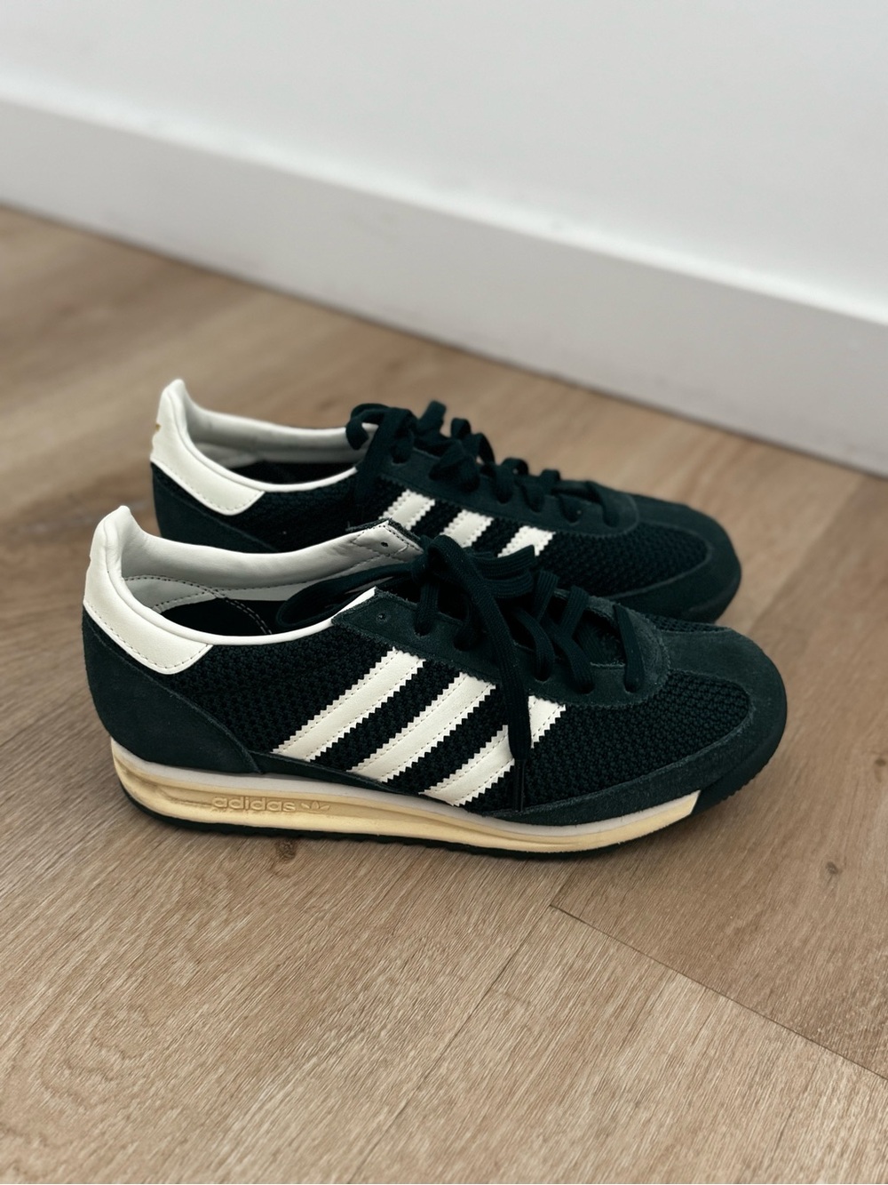 adidas green sneakers - Picture 2 of 8